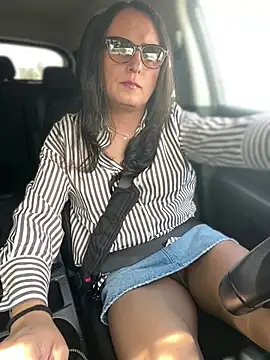 Chic desire online show from April 26, 2:15 pm