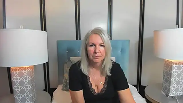 EricaTop online show from November 3, 4:52 pm