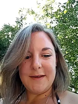 Snapshot of SwedishJennifer chatting on June 17, 12:29 pm SwedishJennifer online show from June 17, 12:29 pm