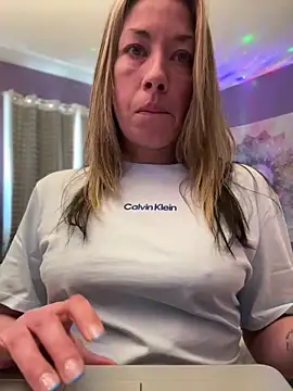  NinaLuvSins  online show from April 8, 3:23 pm