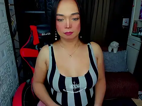 Snapshot of tssexylover chatting on December 20, 5:14 am tssexylover online show from December 20, 5:14 am