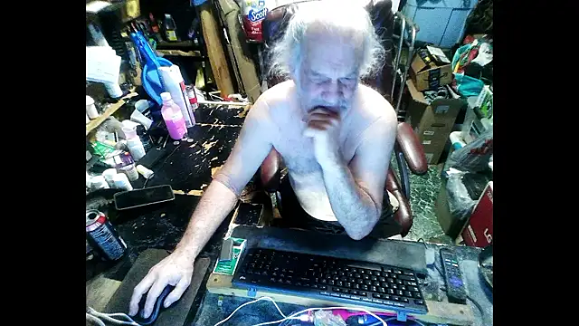 Snapshot of russtee chatting on January 12, 7:30 pm russtee online show from January 12, 7:30 pm