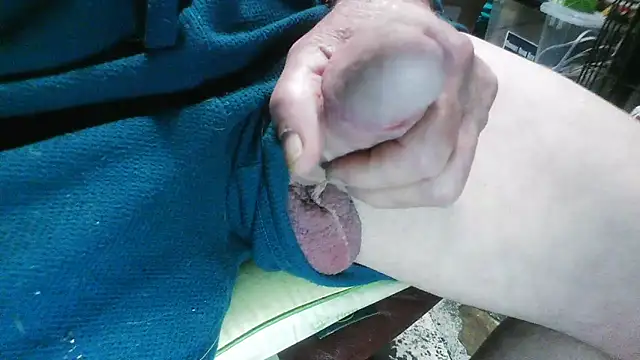 Snapshot of russtee chatting on March 4, 7:31 pm russtee online show from March 4, 7:31 pm