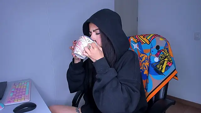 Lisegg  online show from April 18, 10:19 am