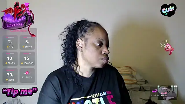 Sexymona1218 online show from December 4, 11:24 pm