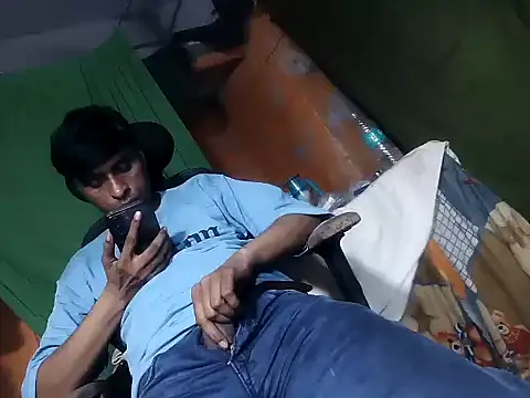 desiboy1101 online show from October 31, 2:07 pm