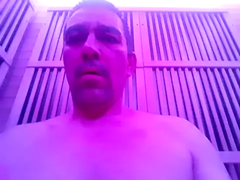 dick81 online show from March 31, 9:15 pm