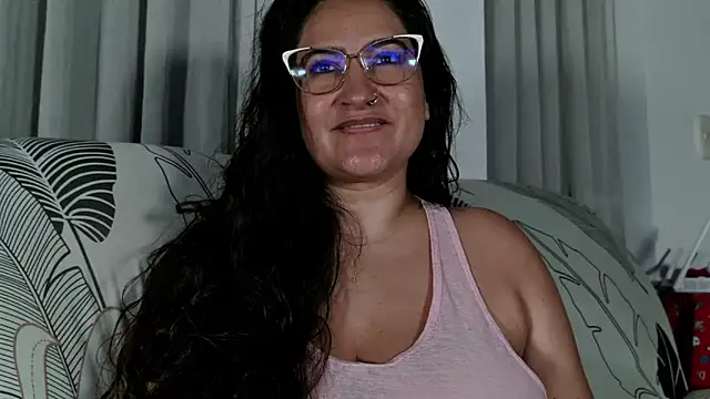 DeesseLuxure online show from April 15, 5:14 am