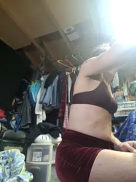 sissyvee online show from May 30, 8:00 am