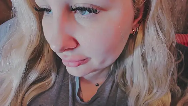 Snapshot of nast-yy chatting on December 1, 10:09 am nast-yy online show from December 1, 10:09 am