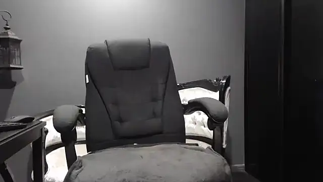 poisonivyx online show from April 12, 9:14 am