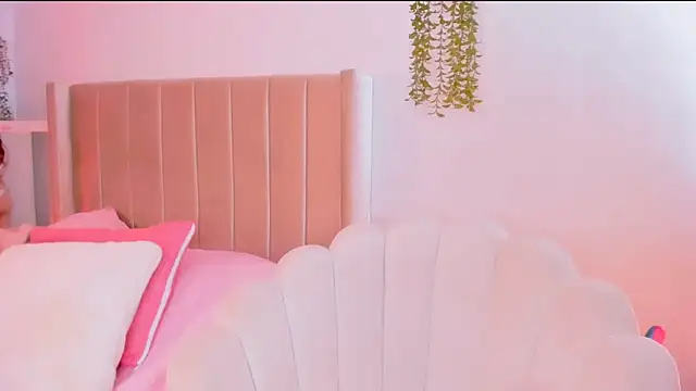 Snapshot of dulce_doll1 chatting on March 17, 12:30 pm dulce doll1 online show from March 17, 12:30 pm