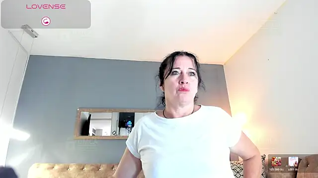 Snapshot of LADY_HELLEN chatting on May 27, 7:00 pm LADY HELLEN online show from May 27, 7:00 pm