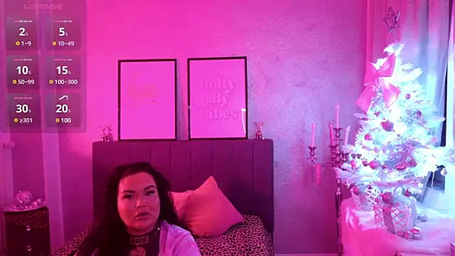 Snapshot of _MelinaCurves_ chatting on December 17, 10:32 pm MelinaCurves online show from December 17, 10:32 pm