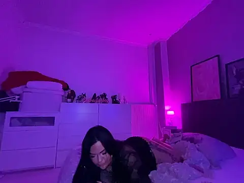 Snapshot of _MelinaCurves_ chatting on January 25, 4:13 am MelinaCurves online show from January 25, 4:13 am