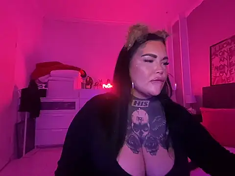 Snapshot of _MelinaCurves_ chatting on January 26, 8:56 pm MelinaCurves online show from January 26, 8:56 pm