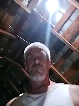 Snapshot of Biknight chatting on October 18, 5:10 am Biknight online show from October 18, 5:10 am