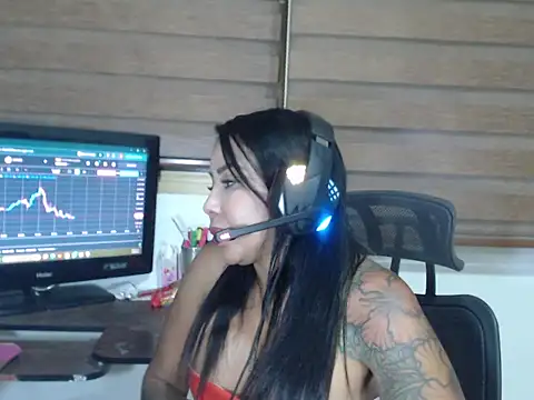Snapshot of ERIKA-THEDOLL chatting on September 24, 1:31 am ERIKA-THEDOLL online show from September 24, 1:31 am