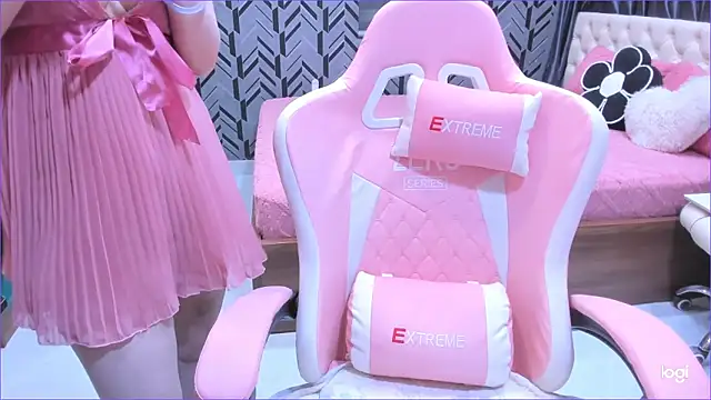 Snapshot of Toyota_Motor_Corporation chatting on March 11, 11:22 pm Toyota Motor Corporation online show from March 11, 11:22 pm