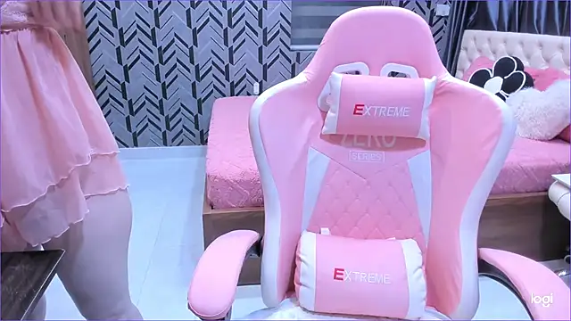 Snapshot of Toyota_Motor_Corporation chatting on March 12, 11:33 pm Toyota Motor Corporation online show from March 12, 11:33 pm