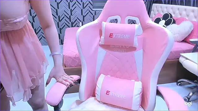 Snapshot of Toyota_Motor_Corporation chatting on March 16, 11:31 pm Toyota Motor Corporation online show from March 16, 11:31 pm