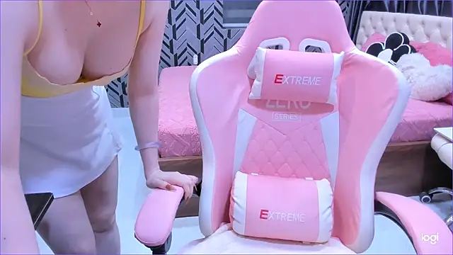 Snapshot of Toyota_Motor_Corporation chatting on March 19, 11:31 pm Toyota Motor Corporation online show from March 19, 11:31 pm