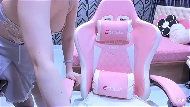 Snapshot of Toyota_Motor_Corporation chatting on March 20, 11:31 pm Toyota Motor Corporation online show from March 20, 11:31 pm