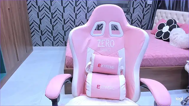 Snapshot of Toyota_Motor_Corporation chatting on March 23, 11:31 pm Toyota Motor Corporation online show from March 23, 11:31 pm