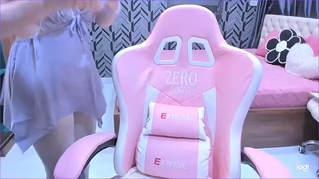 Snapshot of Toyota_Motor_Corporation chatting on March 28, 11:48 pm Toyota Motor Corporation online show from March 28, 11:48 pm