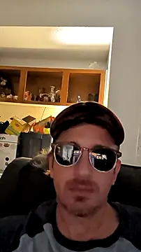 Sniffing Men online show from March 25, 11:55 pm