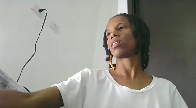 Snapshot of africa_deluxe chatting on February 21, 6:48 pm africa deluxe online show from February 21, 6:48 pm