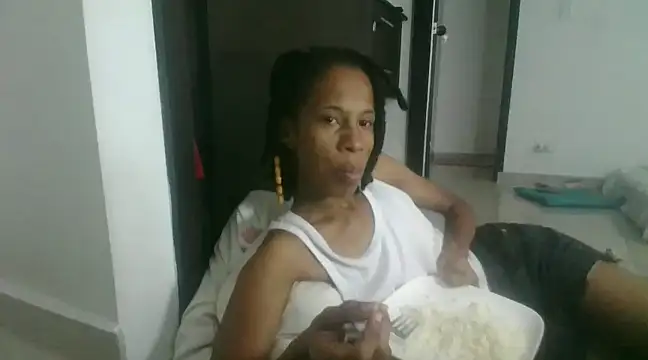 Snapshot of africa_deluxe chatting on February 22, 7:14 pm africa deluxe online show from February 22, 7:14 pm