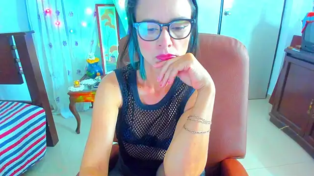 BrianaGarner online show from February 15, 8:13 am