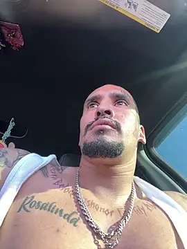 Snapshot of Slumlords chatting on February 23, 10:40 pm Slumlords online show from February 23, 10:40 pm