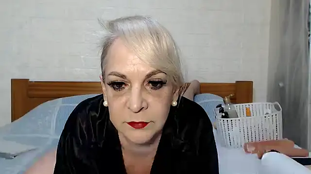 Snapshot of awild_kitten chatting on May 3, 9:37 am awild kitten online show from May 3, 9:37 am