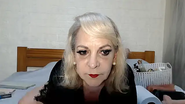 Snapshot of awild_kitten chatting on June 16, 9:23 am awild kitten online show from June 16, 9:23 am