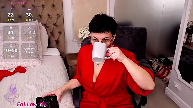 BustyPenellope online show from February 14, 3:47 am