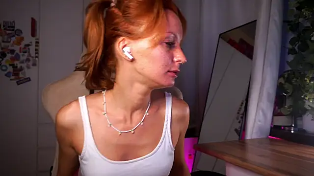 Snapshot of Liuba_Fox chatting on June 28, 7:09 pm Liuba Fox online show from June 28, 7:09 pm