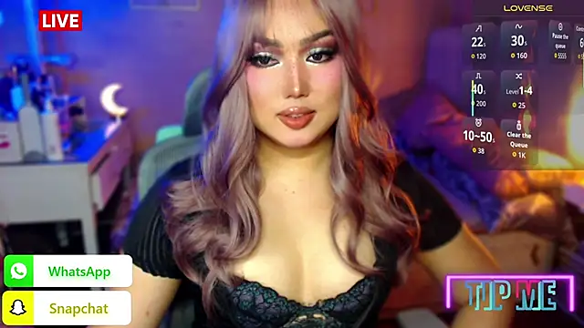 HOTnWILDalice online show from October 21, 2:01 am