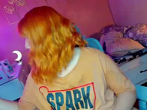 HOTnWILDalice online show from November 25, 2:33 am