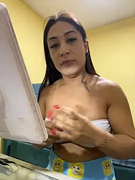 Snapshot of Afroditahott chatting on December 14, 8:46 pm Afroditahott online show from December 14, 8:46 pm