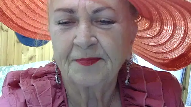 Snapshot of Emma52610 chatting on October 22, 6:57 am Emma52610 online show from October 22, 6:57 am