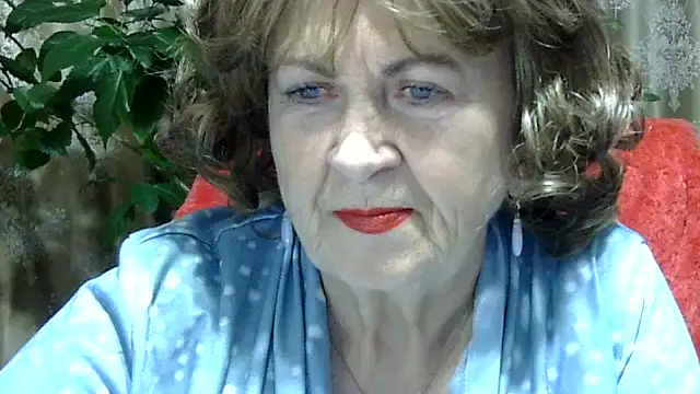 Emma52610 online show from December 3, 2:59 pm