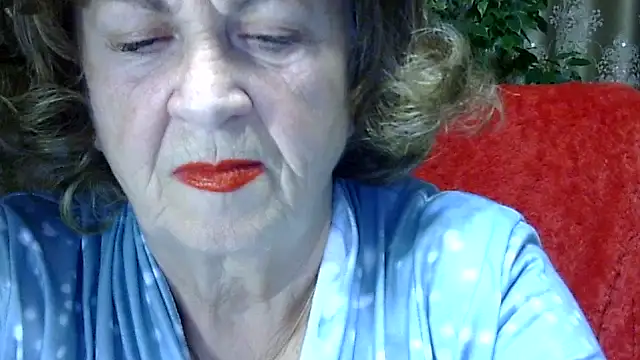 Emma52610 online show from December 4, 6:16 pm