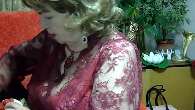 Emma52610 online show from April 19, 6:10 pm