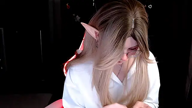 MissToree online show from February 5, 8:04 pm