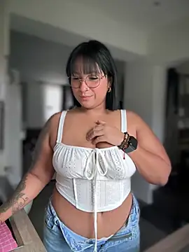 DannaaMeliza online show from December 19, 9:51 am