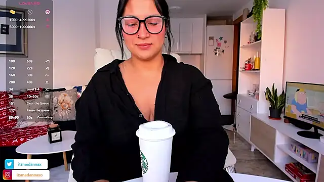 DannaaMeliza online show from January 10, 8:27 am