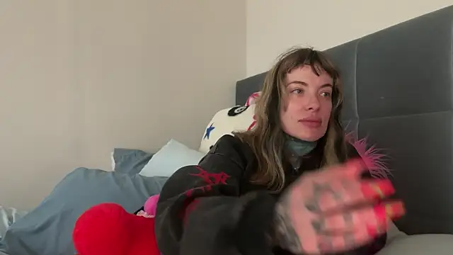 airgeadx online show from April 11, 4:11 pm