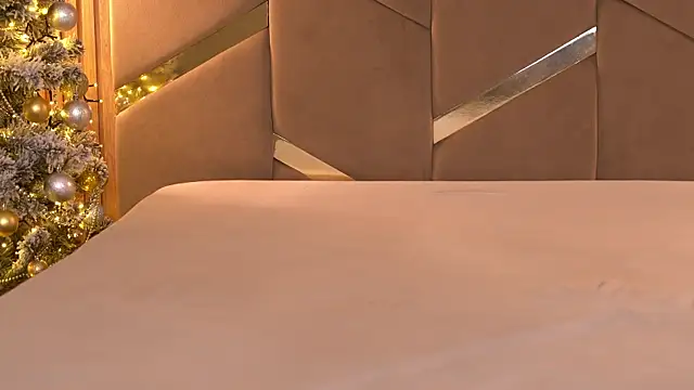 Snapshot of juice-pussy chatting on December 14, 5:03 pm juice-pussy online show from December 14, 5:03 pm